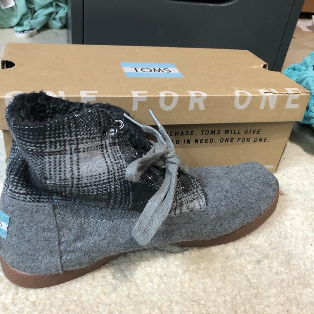 Toms shoes
